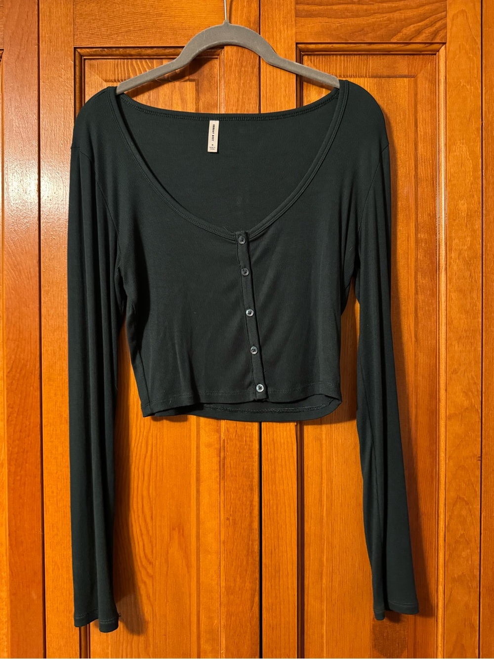 Aritzia Sunday Best | Green Long-Sleeve Cropped Button Front Top